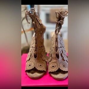 Brown Lace-Up Floral Cutout Sandals